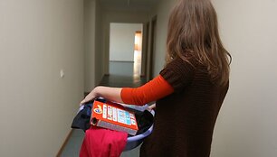 Skalbtis VU bendrabučio skalbykloje leidžiama tik užsienio studentams, o lietuvaičiams administracija siūlo rūbus ir patalynę plauti namuose. 