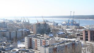  Aplinkos monitoringo i&scaron;vados parodė, kad Klaipėdoje ne tik triuk&scaron;mas vir&scaron;ija leistiną normą, kai kur yra užter&scaron;tas dirvožemis, bet prasta ir miesto želdinių padėtis. 
