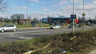 &bdquo;Audi&ldquo; i&scaron;skriejo i&scaron; kelio netoli Buivydi&scaron;kių ir Ozo gatvių sankryžos.