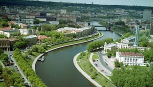 Prie&scaron; de&scaron;imtmetį &scaron;ioje vietoje dar buvo &bdquo;Žalgirio&ldquo; baseinas, o Karaliaus Mindaugo tiltą tik planavo statyti.
