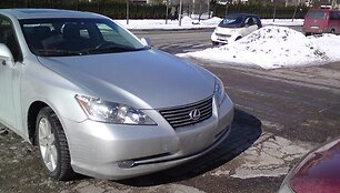 JAV registruotas &bdquo;Lexus&ldquo; ant &scaron;aligatvio