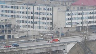 &Scaron;e&scaron;tadienį kelininkai vėl grįžo ant &Scaron;ilo tilto, kurį jau remontavo pirmadienį.