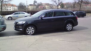 Įžūlus pažeidėjas su &bdquo;Audi Q7&ldquo;