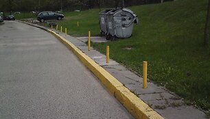 Pievoje įkalintas &bdquo;Peugeot&ldquo;