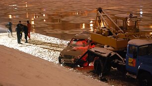 Visureigio traukimo i&scaron; Neries operacija