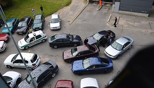 &bdquo;Siunčiame fotografijas i&scaron; &scaron;iandienos ryto nuotykių&ldquo;, &ndash; lai&scaron;kelio su nuotraukomis redakcija sulaukė i&scaron; J.Jasinskio gatvėje 16C įsikūrusio verslo centro darbuotojų.