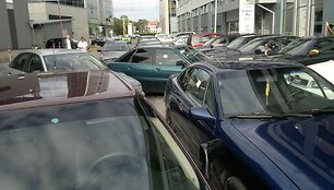 Sugrūsti automobiliai