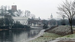 &Scaron;e&scaron;tadienį sostinėje pasnigo