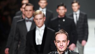 Egidijus Sidaras ir jo kolekcija &bdquo;12 brolių&ldquo;