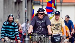 Nuo Vilniaus iki Kauno rengiamas dviračių žygis už Tibetą.