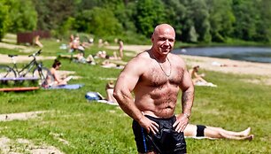 Valakampiuose poilsiauja &scaron;eimos ir vyresnio amžiaus vilniečiai.