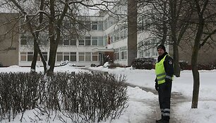 Dėl sprogimo grėsmės Vilniaus gimnazijos evakuacija