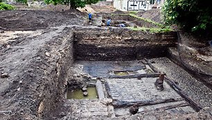 Bernardinų sode vykstantys archeologiniai kasinėjimai pateikė staigmenų.