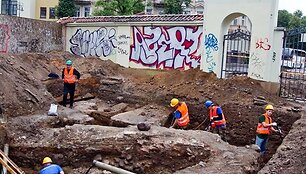 Bernardinų sode vykstantys archeologiniai kasinėjimai pateikė staigmenų.