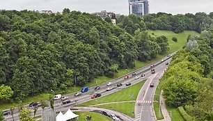 Įkasta simbolinė naujojo viaduko kapsulė.