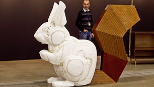 Geriausia ARTVILNIUS'12 skulptūra – Nerijaus Ermino „Voveraitė ir siena“