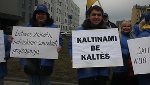 Piketuotojai apgulė teismo rūmus, kur teisiami riau&scaron;ėmis virtusio mitingo organizatoriai 