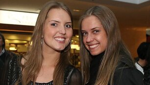 Gražuolės Ernesta Elzbergaitė ir Rima Tri&scaron;kutė Sashos Son(g) koncerte.