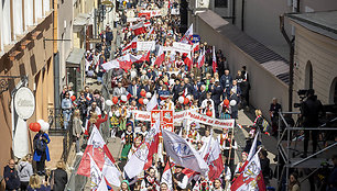 Sostinės gatvėse Lietuvos lenkai minėjo Gegužės 3-iosios Konstitucijos metines