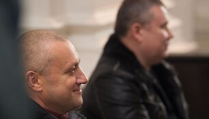 Baudžiamoji byla dėl nusikalstamo susivienijimo, kontrabandos, neteisėto disponavimo akcizais apmokestinamomis prekėmis.