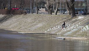 Vietą, kur buvo „KultFlux“ meno platforma, užliejo vanduo.