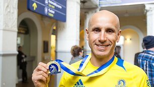 Į Lietuvą grįžo Bostono maratone dalyvavęs Arūnas Kumpis