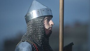 Griausmingomis dainomis, simboliniais fejerverkais, įvairiais tautiniais pasididžiavimais, skirtingomis tarmėmis trečiadienio vakarą aidėjo Katedros aik&scaron;tė.