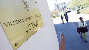 Muzikos mokykla &bdquo;Lyra&ldquo; įsikūrusi vaikų darželio patalpose.