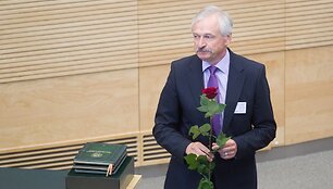 Seime prisiekė naujasis ūkio ministras Evaldas Gustas