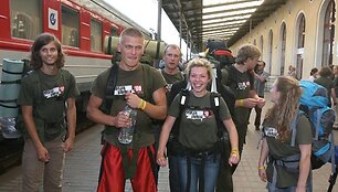 &Scaron;e&scaron;tadienio popietę i&scaron; Vilniaus geležinkelio stoties i&scaron;lydėta antroji &scaron;ių metų projekto &bdquo;Misija Sibiras&ldquo; grupė.