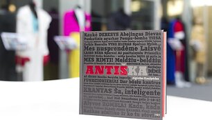 Algirdo Kau&scaron;pėdo knyga &bdquo;Anti&scaron;ka&ldquo;