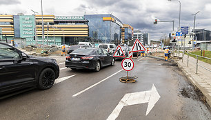 Susiaurinta Saltoniškių ir T. Narbuto gatvių sankirta