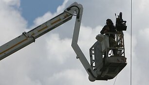 Vilniuje prie naujojo Ozo g. esančio viaduko buvo filmuojama Austrijos rinkai skirta "Schogetten" &scaron;okolado reklama, kurioje dalyvavo lietuvis kaskadininkas, &scaron;okęs nuo tilto ant važiuojančio sunkvežimio.