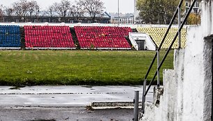 Legendinis „Žalgirio“ stadionas stovi apleistas ir niekam nereikalingas.