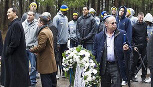 &bdquo;Maccabi&ldquo; krep&scaron;ininkai Paneriuose pagerbė holokausto aukas.
