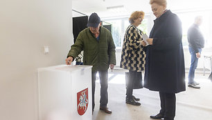 Dalia Grybauskaitė balsavo Prezidento rinkimuose ir referendume