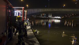 Įvykio vietoje Vilniuje prie Neries