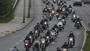 Spalio 3-ąją sostinės gyventojai ir miesto svečiai galėjo stebėti Vilniaus gatvėmis važiuojančių motociklininkų koloną &ndash; taip baikeriai pažymėjo sezono pabaigą.