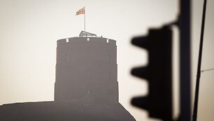 Degėsiais dvokiantis rūkas Vilniuje.
