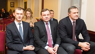 Vydas Gedvilas (viduryje) ir Virgilijus Alekna