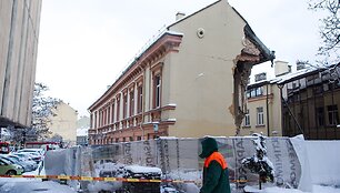 Vilniuje nugriuvo pastato dalis.