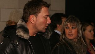 &bdquo;Mados infekcijos&ldquo; debiutantus pro padidinamąjį stiklą stebėjo žinomi veidai.