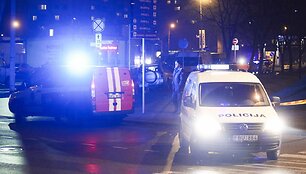 Vilniaus &bdquo;Lukoil&ldquo; degalinėje &ndash; specialiųjų tarnybų apgultis.