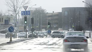 Sekmadienį Vilniuje - balta, balta. Nosis kutena žvarbus vėjas.