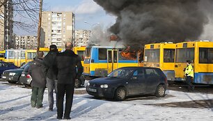 Vilniuje, Fabijoni&scaron;kių mikrorajone sudegė mar&scaron;rutinis miesto autobusas