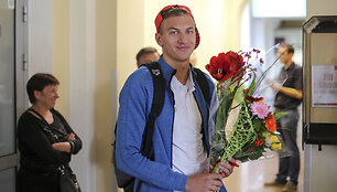 Į Vilnių grįžo pasaulio jaunimo plaukimo čempionas Andrius &Scaron;idlauskas