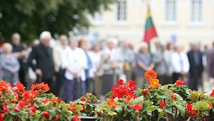 Piliečių santalka ir M.K.Čiurlionio kultūros ir paveldo fondas pirmadienį surengė V.Pociūno žūties minėjimą.