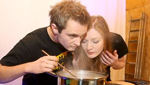 Aktorių grupė &bdquo;Liūdni slibinai&ldquo; performansu pristatė debiutinį albumą