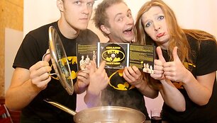 Aktorių grupė &bdquo;Liūdni slibinai&ldquo; performansu pristatė debiutinį albumą