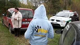 Nelaimingi keturkojai sulaukė žmonių pagalbos.